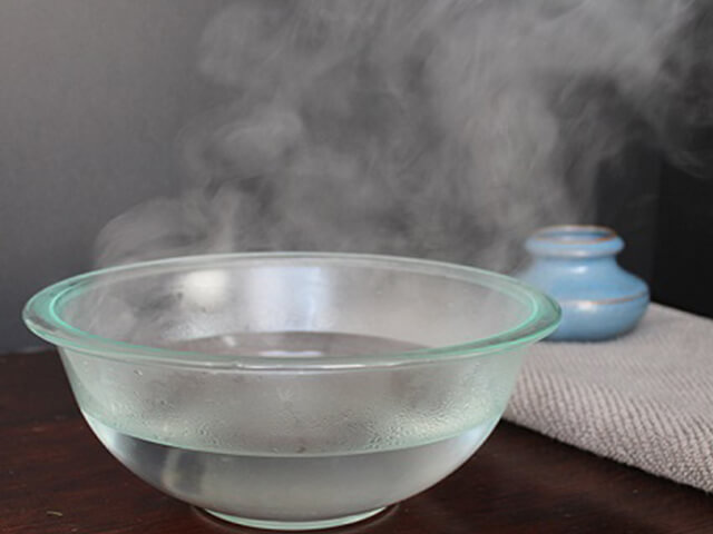 Nước muối ấm có rất nhiều tác dụng trong việc chữa trị trĩ