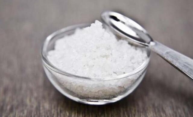 Cách trị hôi nách bằng Muối