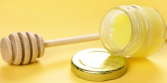 Sữa Ong Chúa Là Gì, Cách Dùng Đắp Mặt, Những Người Nào Không Nên Uống Có nên uống sữa ong chúa thường xuyên