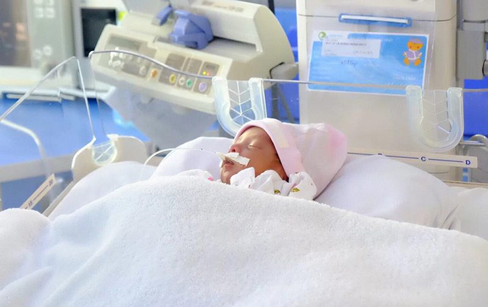 Hít ối phân su ở trẻ sơ sinh là gì? Cách xử lý và phòng ngừa