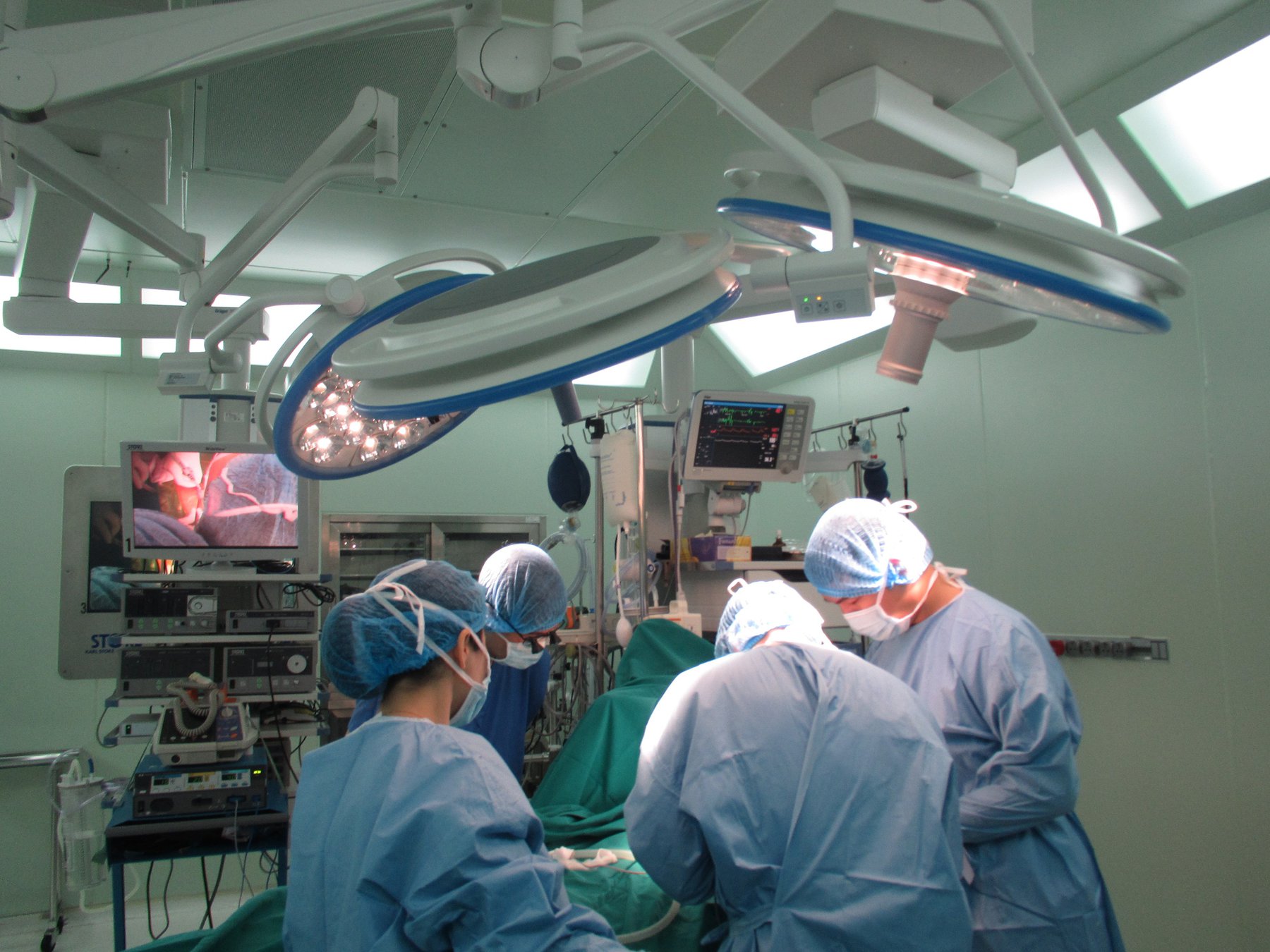 Cắt tử cung hoàn toàn dẫn đến những thay đổi gì?