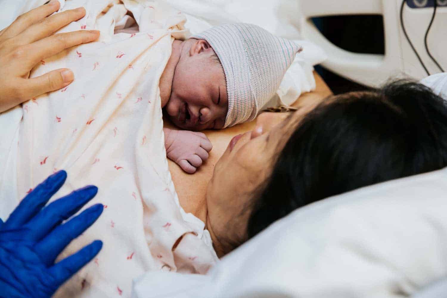 Sinh mổ là gì? Lưu ý trong quy trình kỹ thuật mổ lấy thai