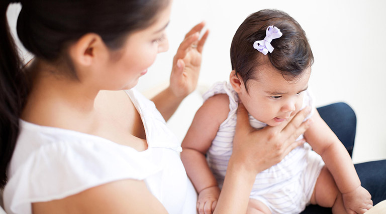 Vật Lý Trị Liệu Vỗ Rung Lấy Đờm Cho Trẻ Sơ Sinh