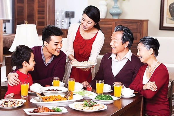 Tình Cảm Yêu Thương Thông Qua Bữa Ăn Gia Đình | Shop Nhà Nở