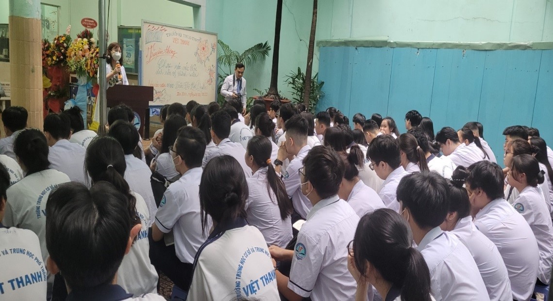 TRUYỀN THÔNG SỨC KHỎE SINH SẢN VỊ THÀNH NIÊN CHO HỌC SINH TRƯỜNG THPT VIỆT  THANH - Ủy ban nhân dân Quận Tân Bình